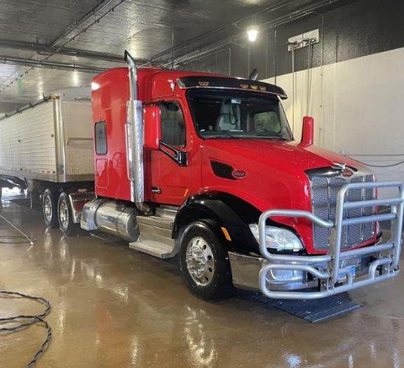 Used 2018 Peterbilt 579