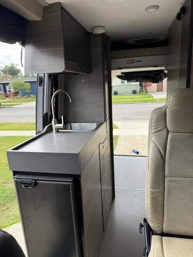 Used 2022 Entegra Launch 19y