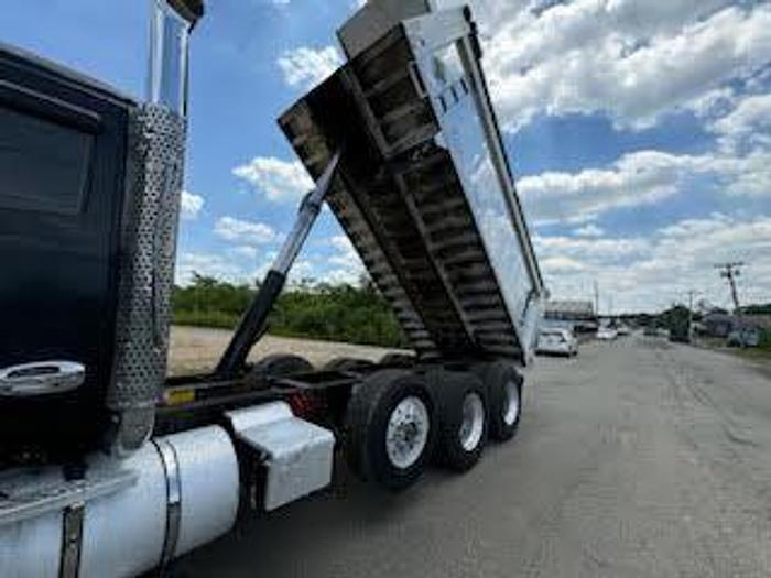 Used 2015 KENWORTH T880 Dump Truck