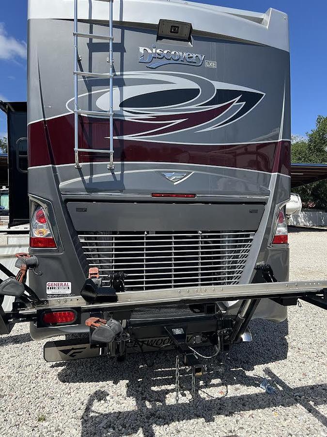 Used 2022 Fleetwood Discovery LXE 40M Class A Motorhome