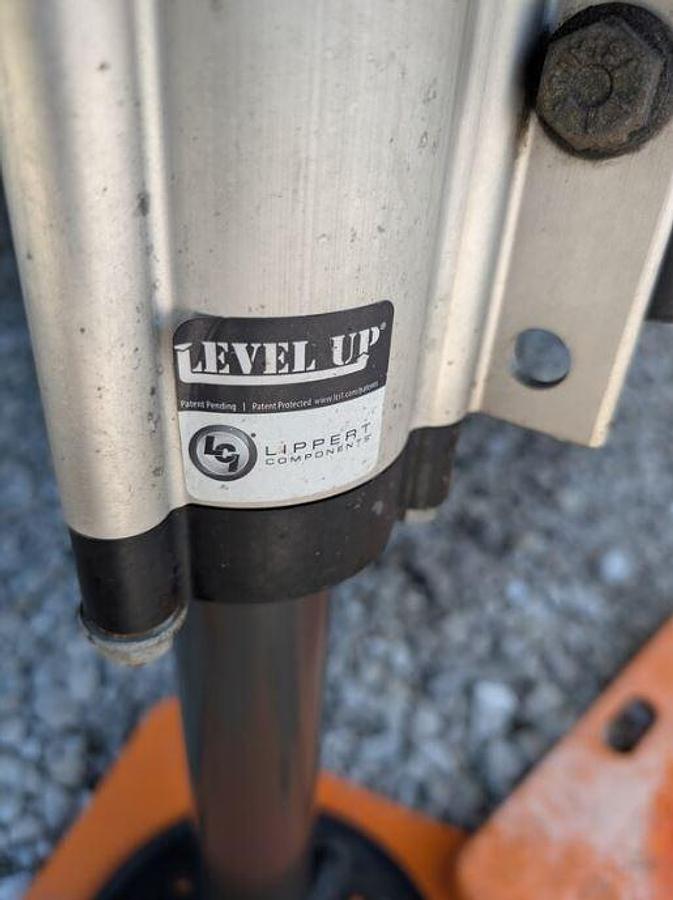 Used 2019 Keystone Alpine 3800FK