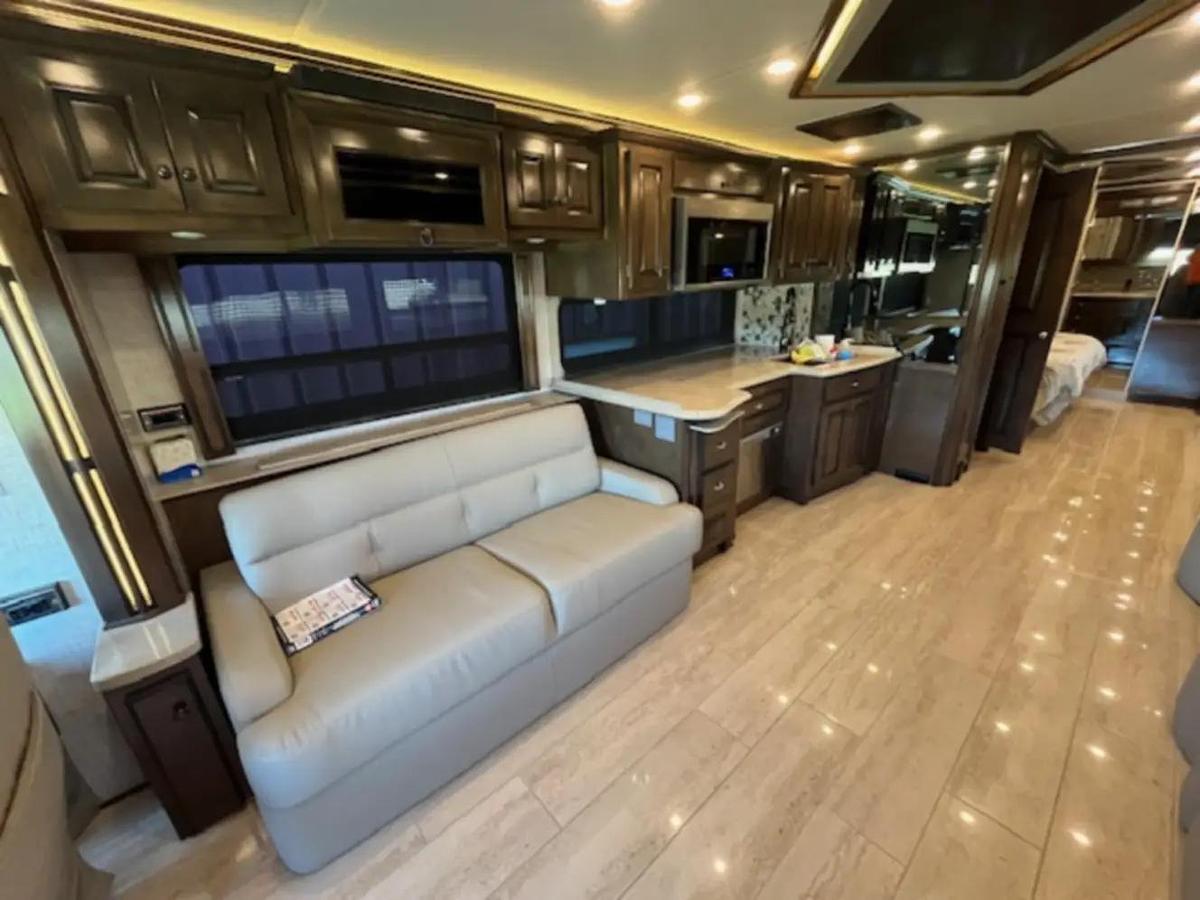 Used 2022 Newmar Dutch Star 4081