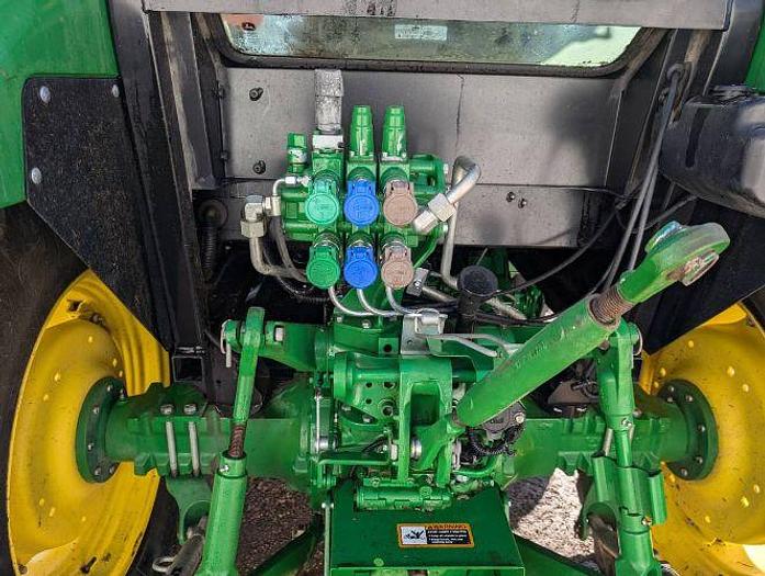 Used 2016 JOHN DEERE 5100E