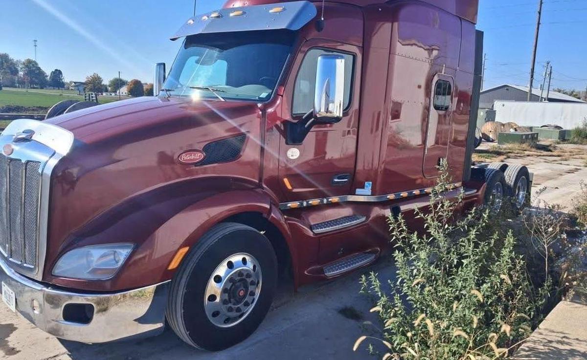 Used 2014 Peterbilt 579