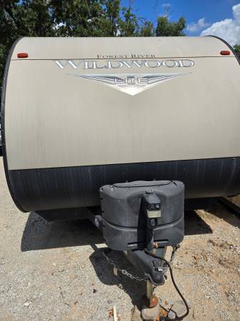 Used 2018 Forest River Wildwood X-Lite 263BH XL | Bunkhouse | Outdoor Kitchen | Fireplace | Like New