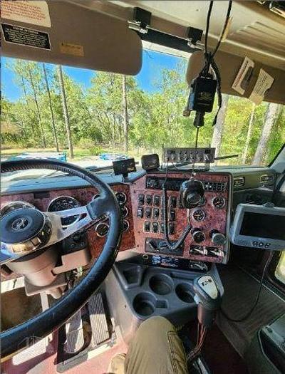 Used 2000 INTERNATIONAL Eagle 9900