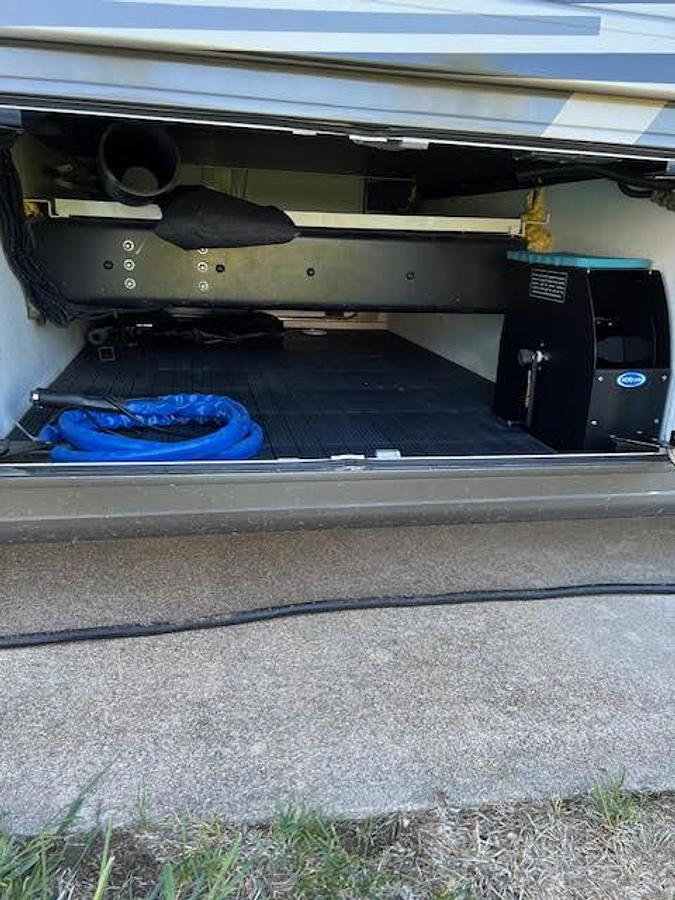 Used 2014 Thor Motor Coach Palazzo 33.2 Class A Motorhome