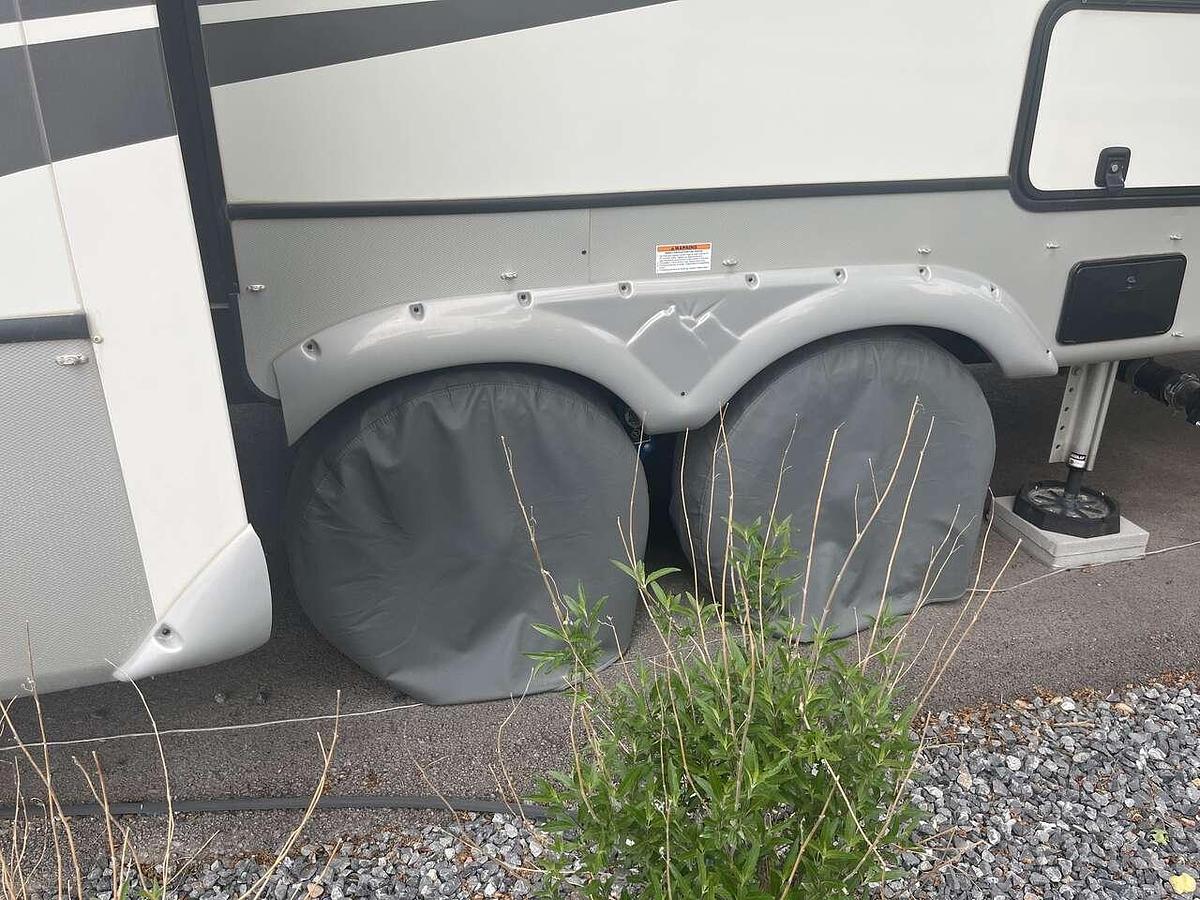 Used 2022 Keystone Montana 3761FL