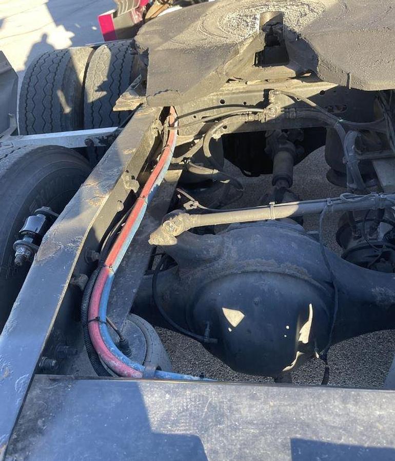 Used 2019 FREIGHTLINER CASCADIA 126