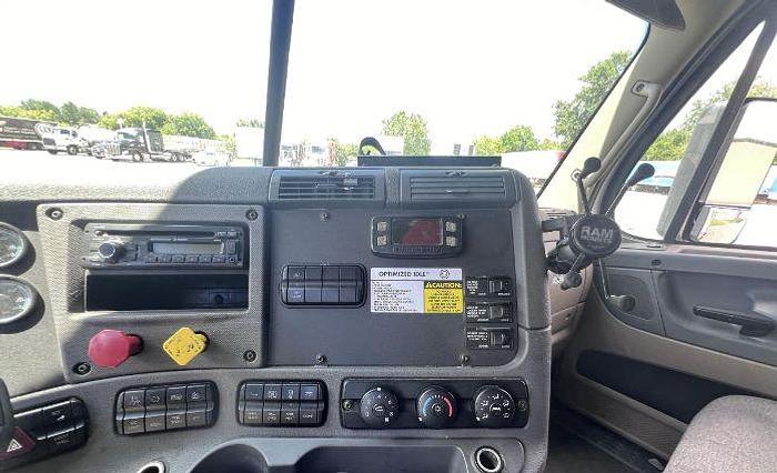 Used 2016 Freightliner Cascadia 125