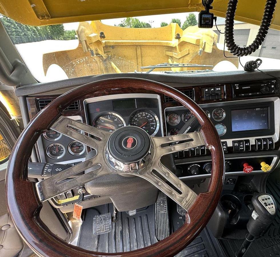 Used 2020 KENWORTH W900 & 2024 TRAIL KING TK110HDG