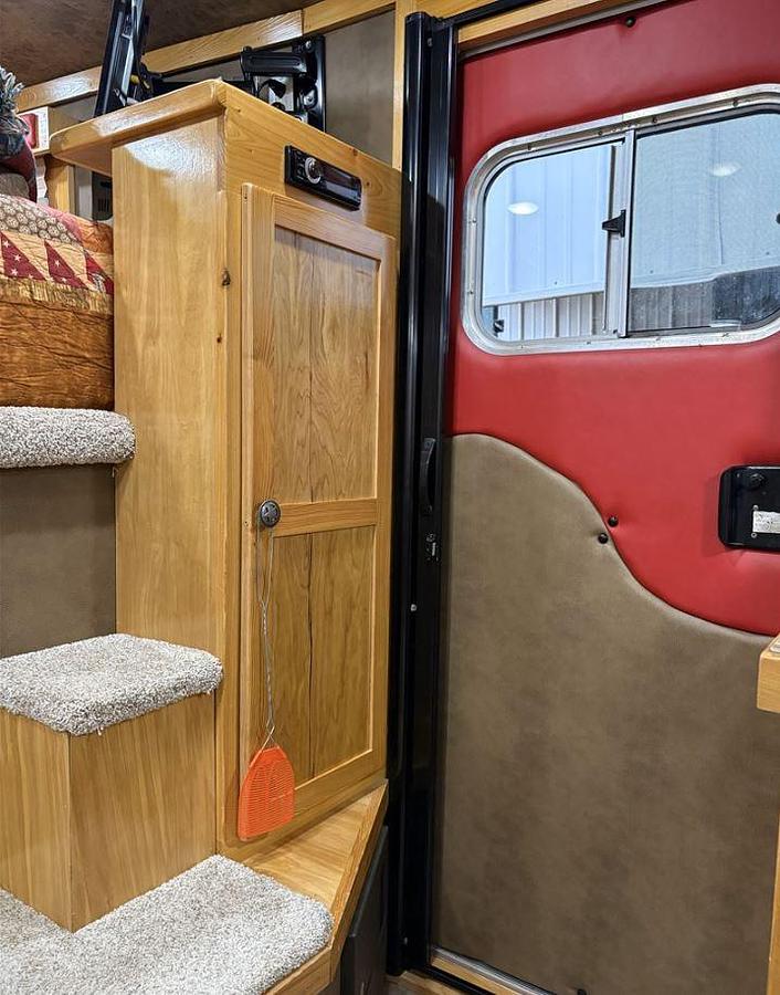 Used 2007 Elite 3 Horse Slant Trailer