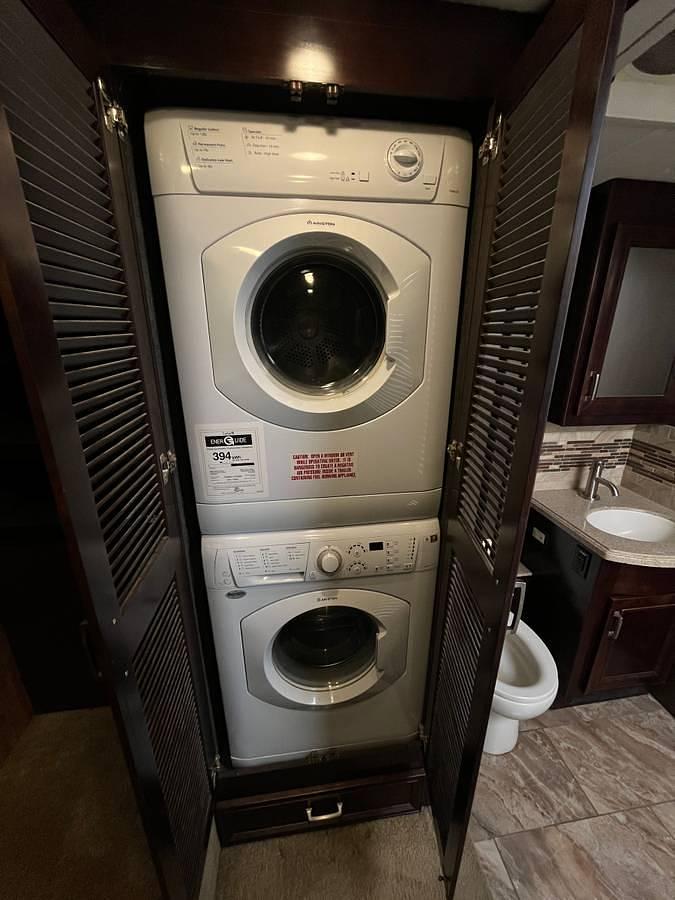 Used 2014 American Coach American Revolution 42T Class A Motorhome