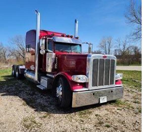 Used 2023 Peterbilt 389
