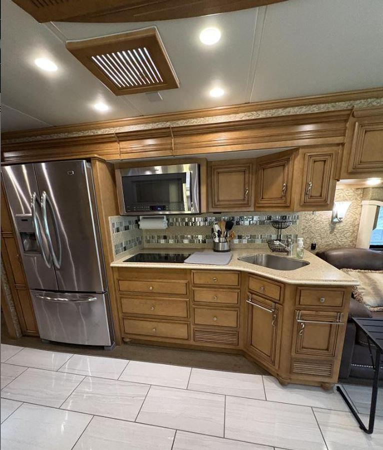 Used 2015 Newmar Ventana 4002