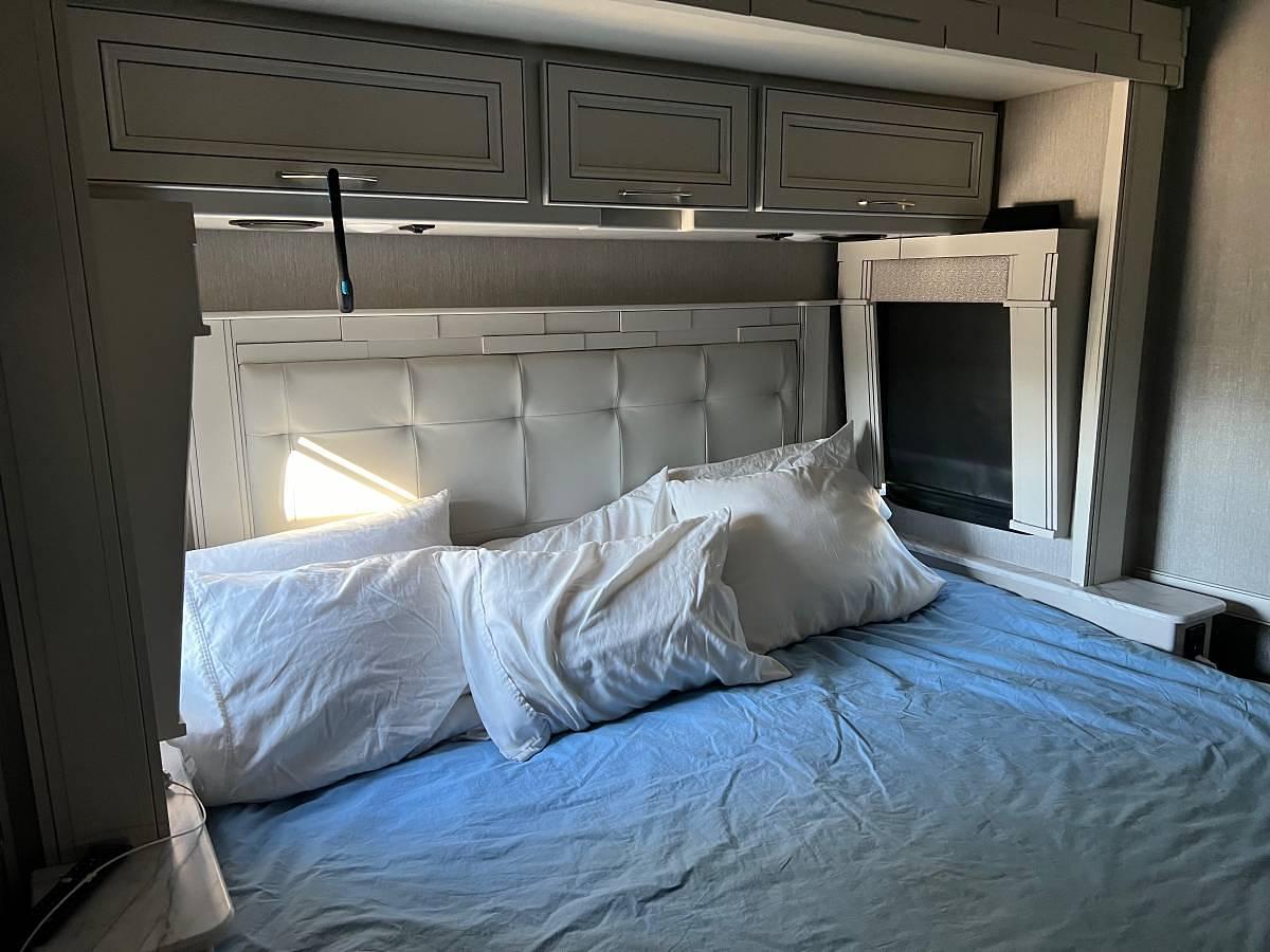 Used 2022 Fleetwood Southwind 34C