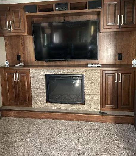 Used 2018 Keystone Alpine 3660FL