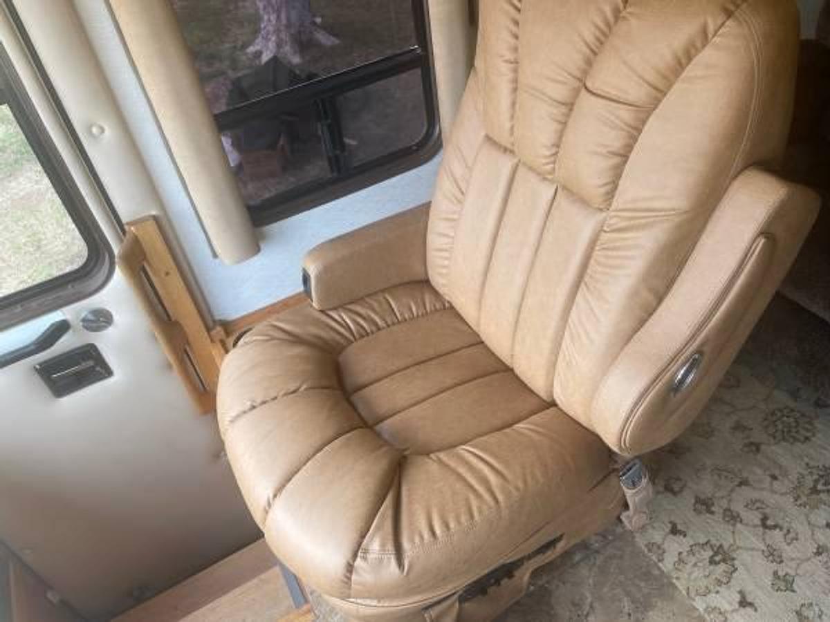 Used 1996 Foretravel U270 36' Class A Diesel Pusher