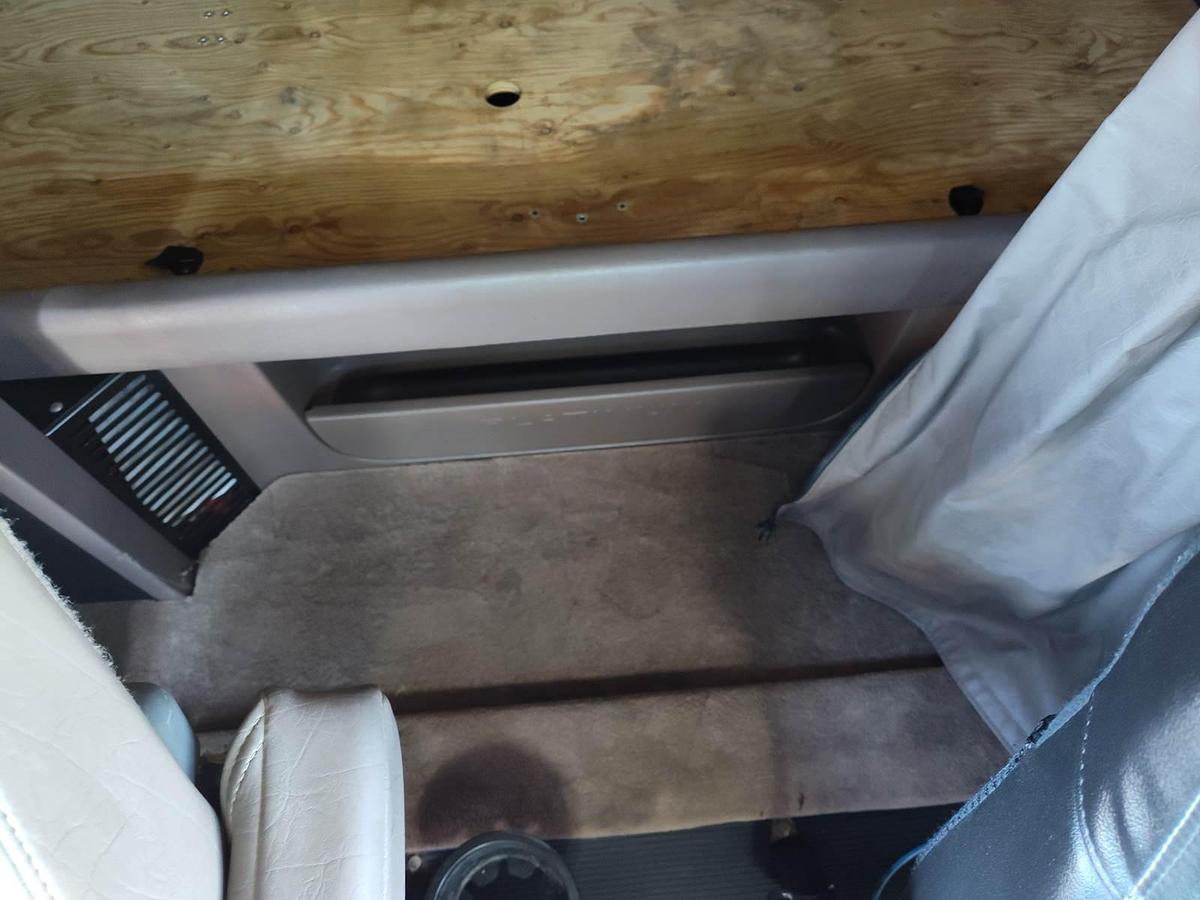 Used 2015 Peterbilt 389 Sleeper Semi Truck