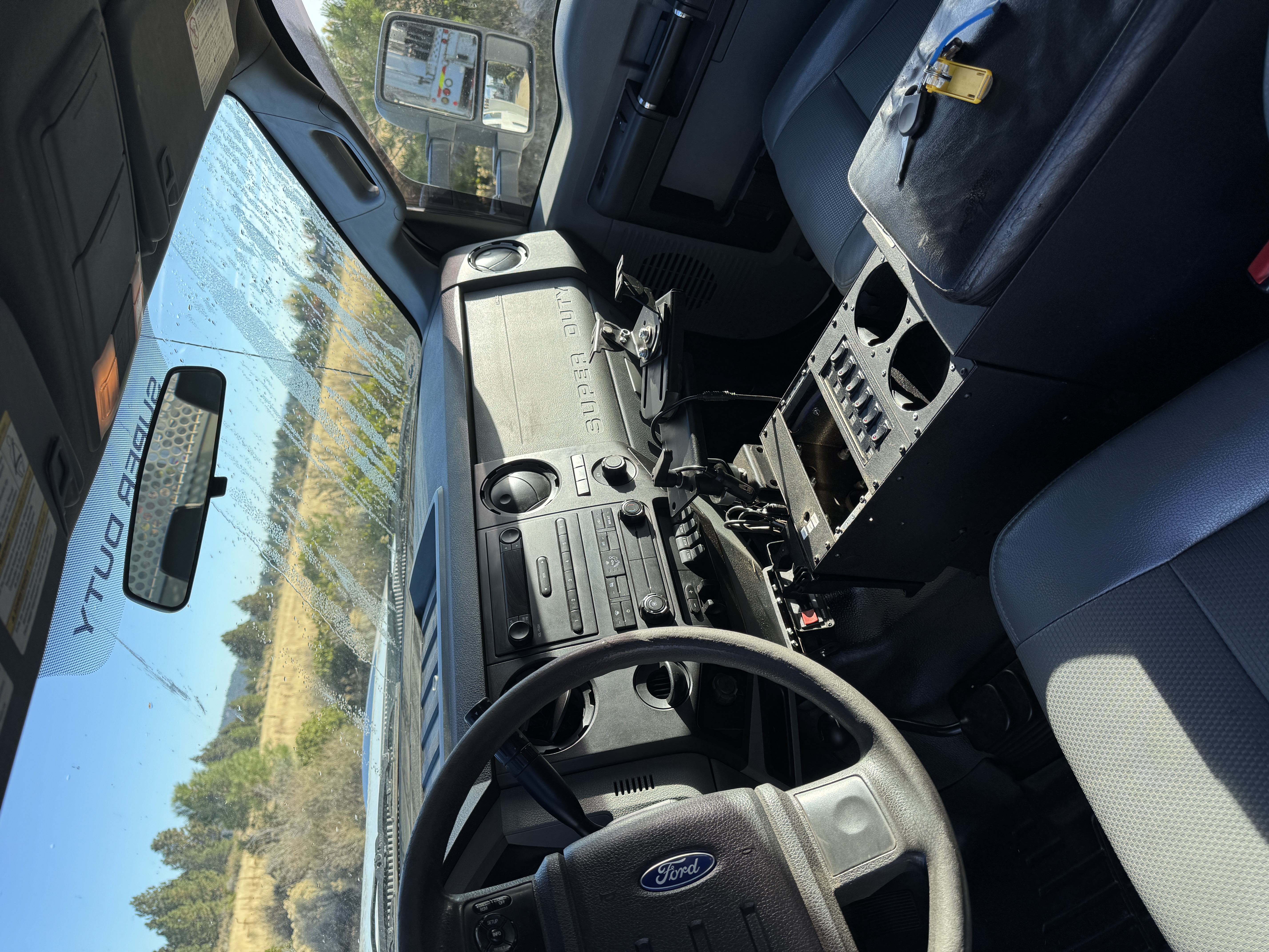 Used 2015 Ford F550 4x4 Crew Cab Service Truck with Welder