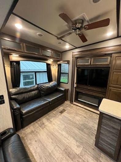 Used 2019 Crossroads Cameo 3921RB