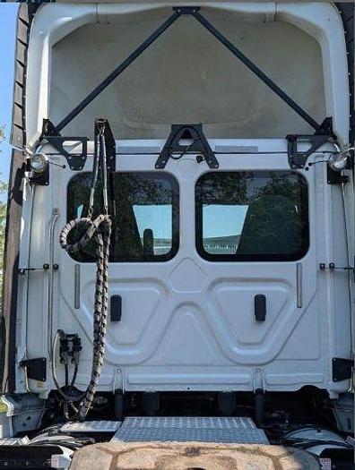 Used 2018 Freightliner Cascadia 125