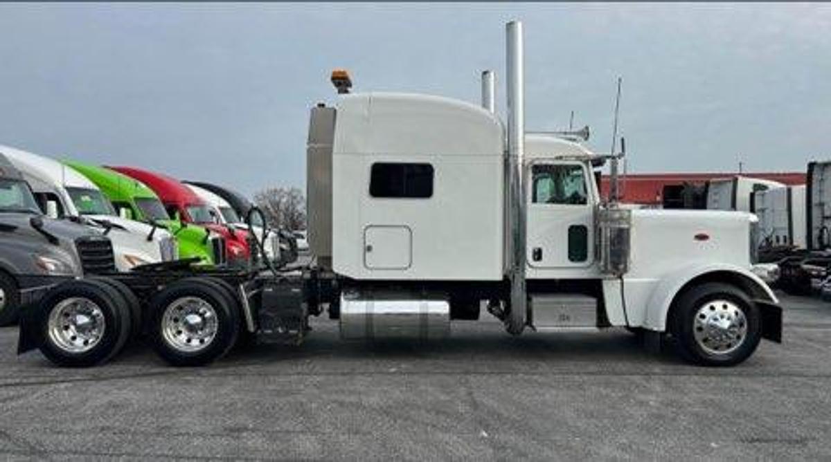 Used 2012 Peterbilt 389