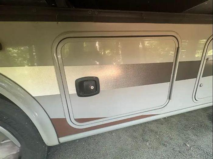 Used 2015 Thor Motor Coach Hurricane 27K