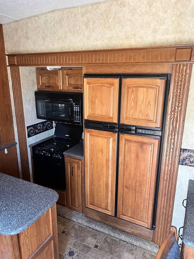 Used 2015 Keystone Montana Fifth Wheel