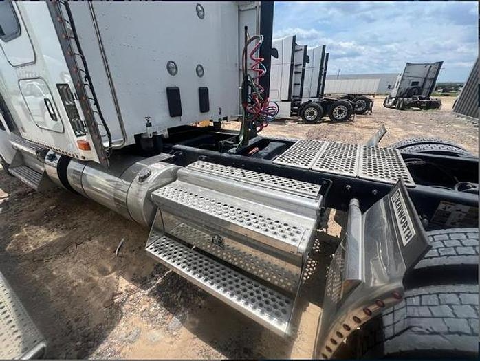 Used 2024 Kenworth W990