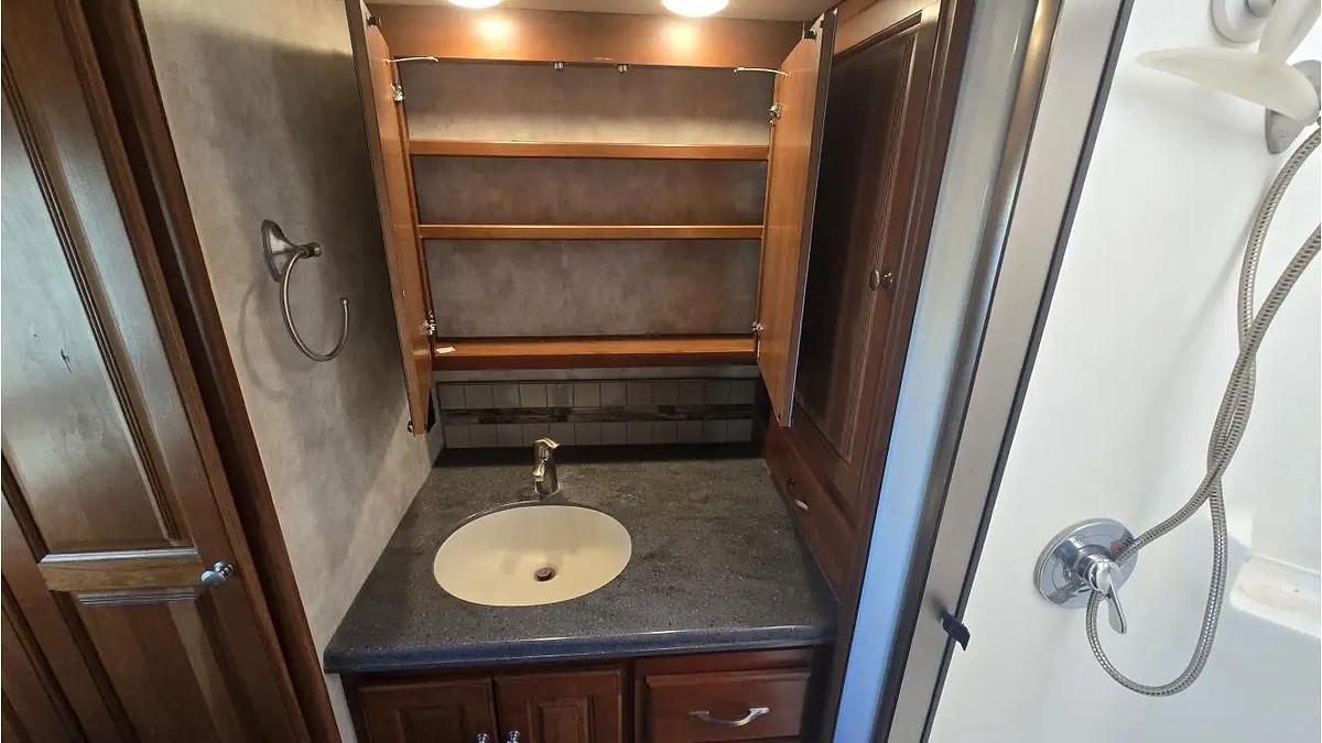 Used 2016 Winnebago Journey 40r