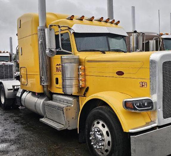 Used 2014 Peterbilt 389