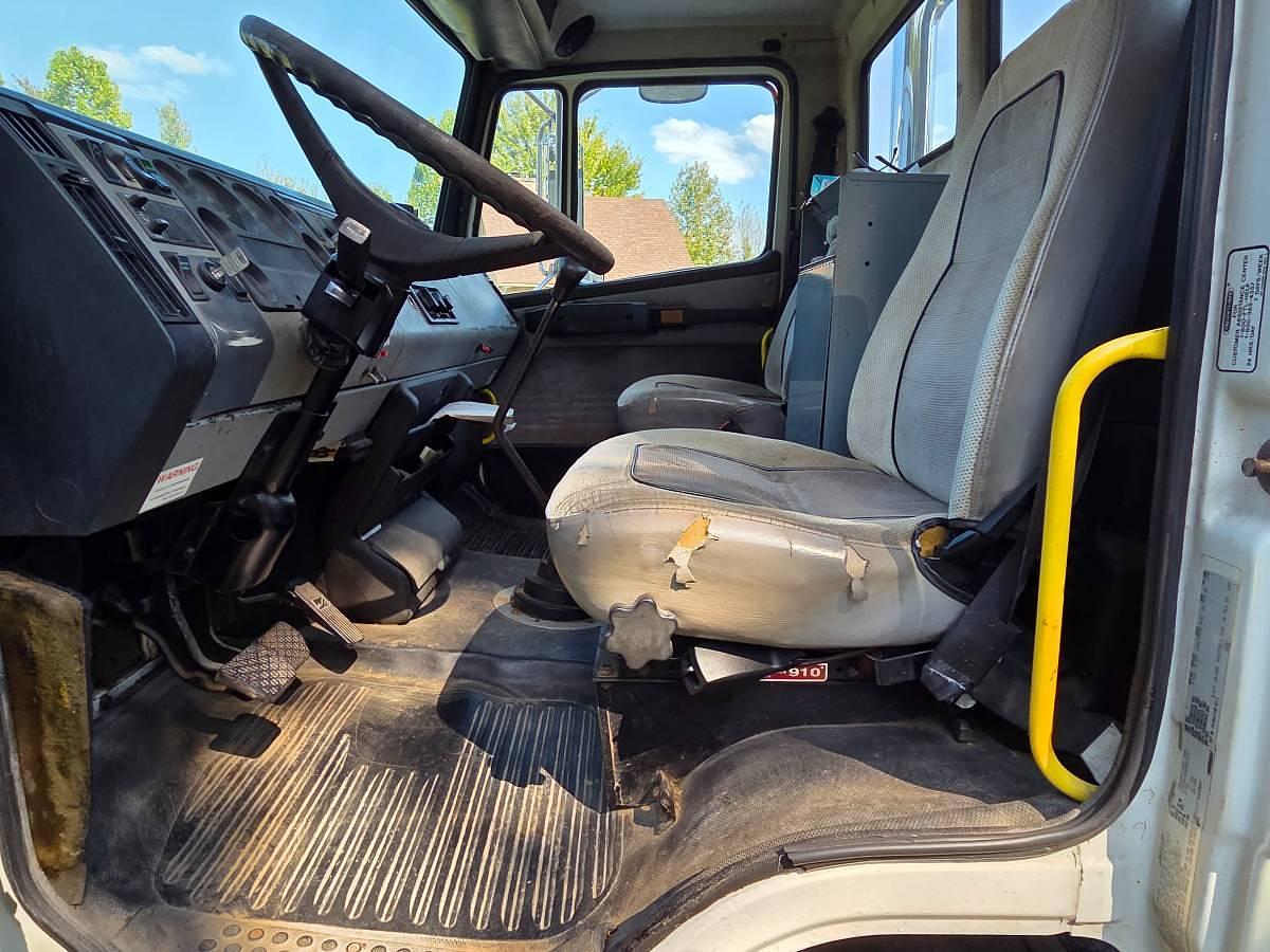 Used 1999 Frieghtliner FL70