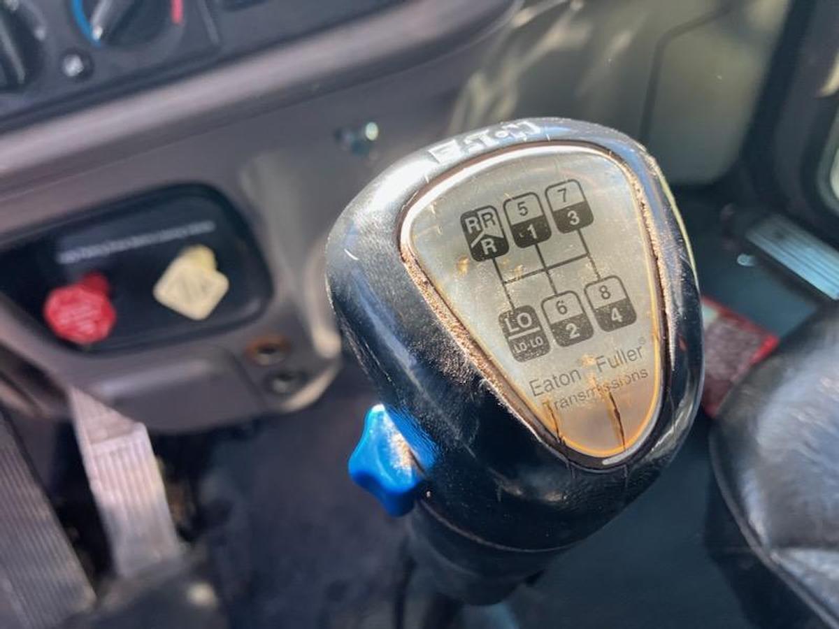 Used 2012 Peterbilt 365 Conventional Sleeper Semi