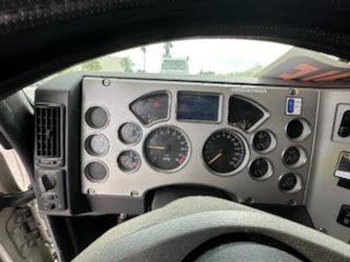 Used 2013 Mack Pinnacle