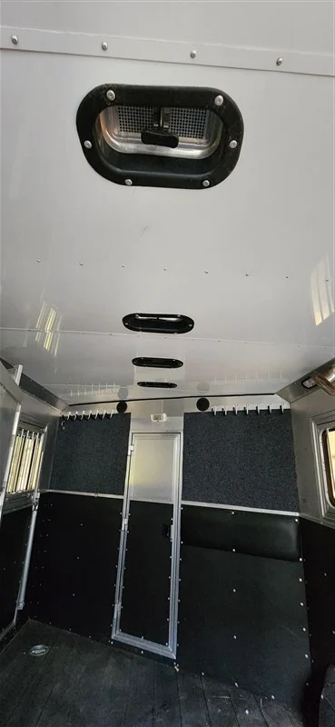 Used 2008 Dream Coach Platinum 3 Horse Trailer