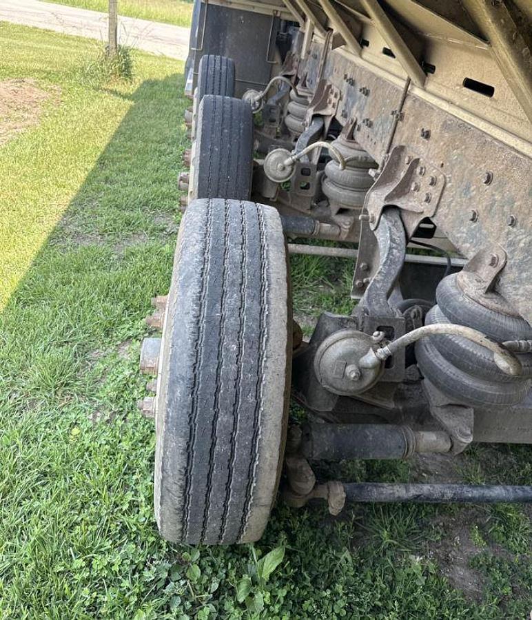 Used 2018 FREIGHTLINER 122SD Milk Tank Truck