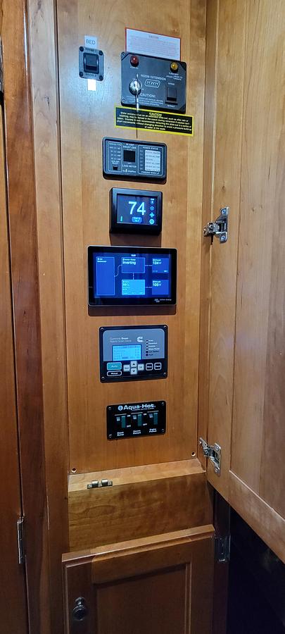 Used 2009 Country Coach Allure 470