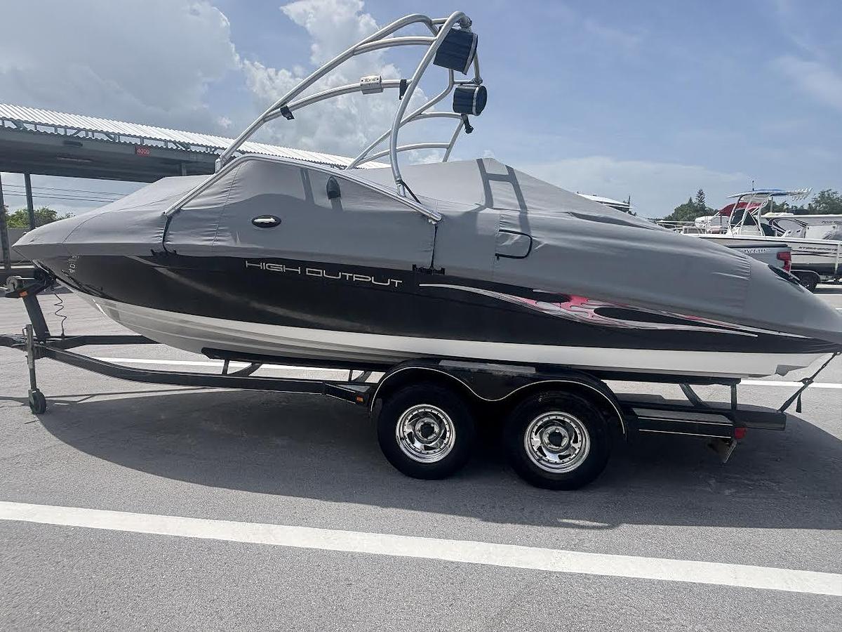 Used 2005 Yamaha AR230 with Trailer