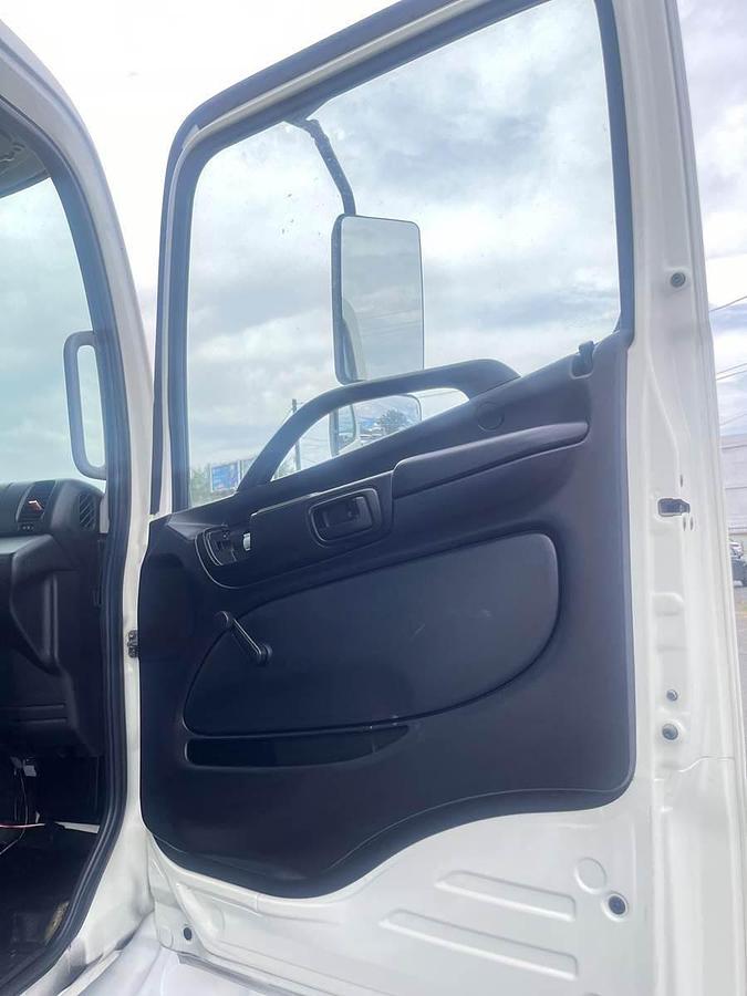 Used 2013 Hino 338 Box Truck