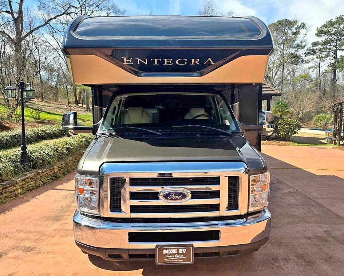Used 2019 Entegra Esteem 31l