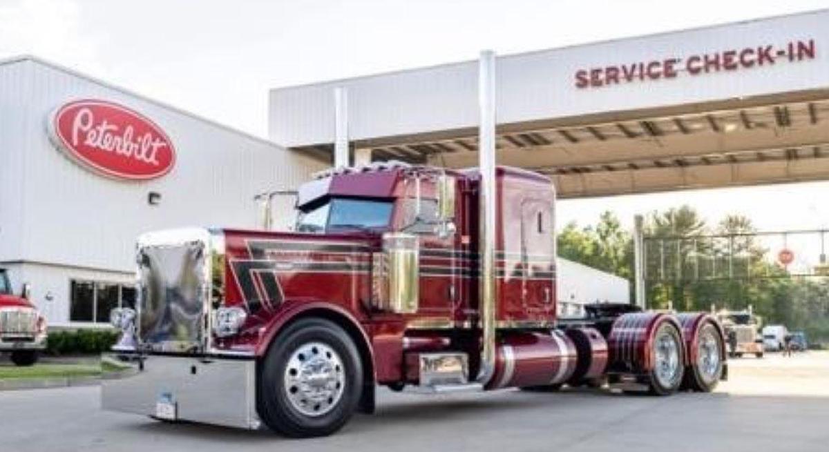 Used 2024 Peterbilt 389
