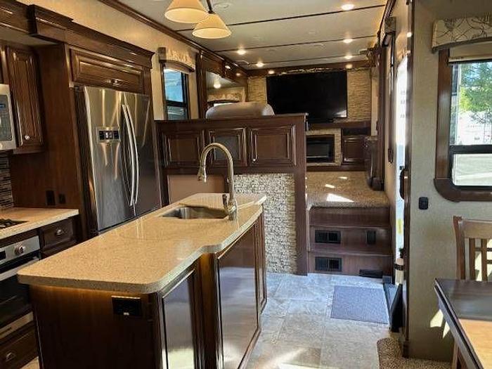 Used 2018 Redwood Redwood 3941FL