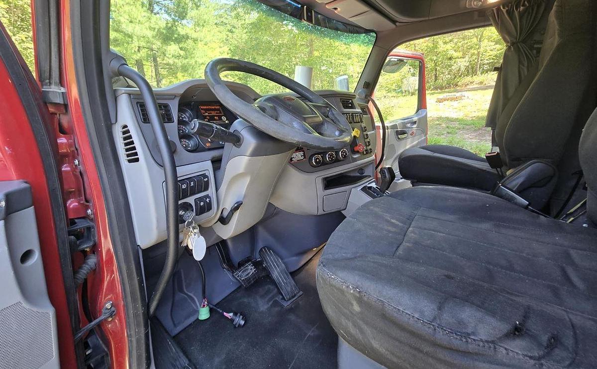 Used 2016 Peterbilt 567 Sleeper Truck