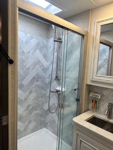 Used 2023 Jayco Seneca 37L.