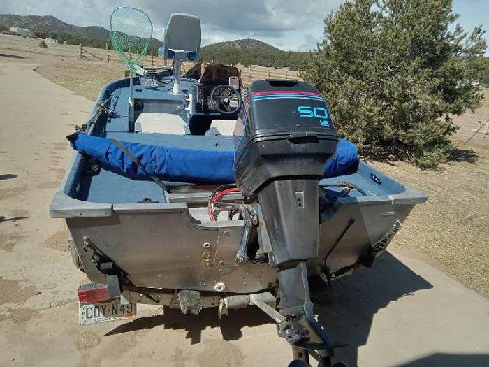 Used 1990 Bass Dominator 16 ft boat