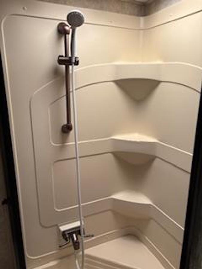 Used 2010 Keystone Montana Mountaineer Fifth Wheel