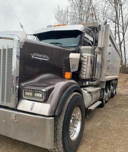 Used 2018 KENWORTH W900 Dump Truck