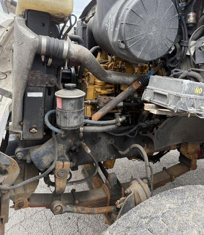 Used 1999 Terex TC4792 Mounted on 1999 Sterling LT7500