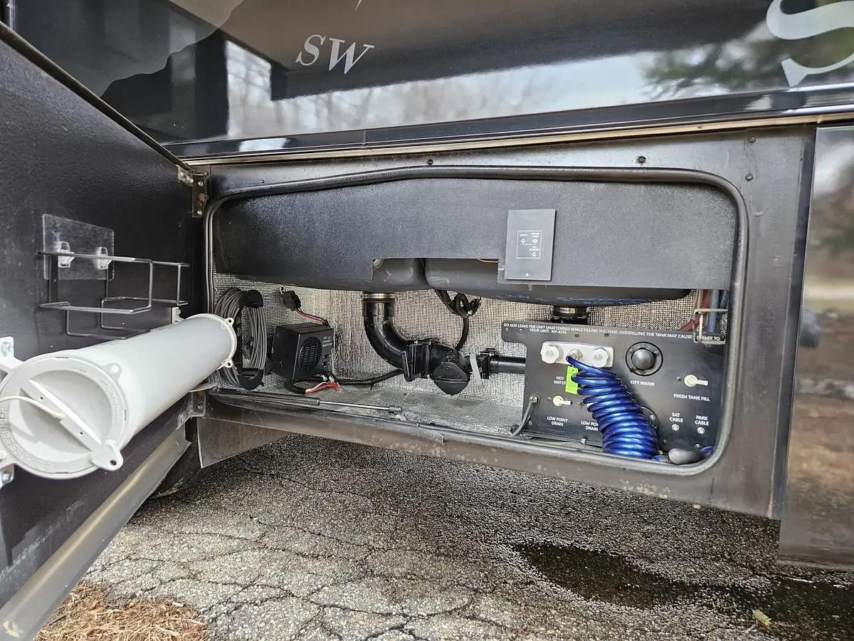 Used 2022 Dynamax Isata 5 30FW